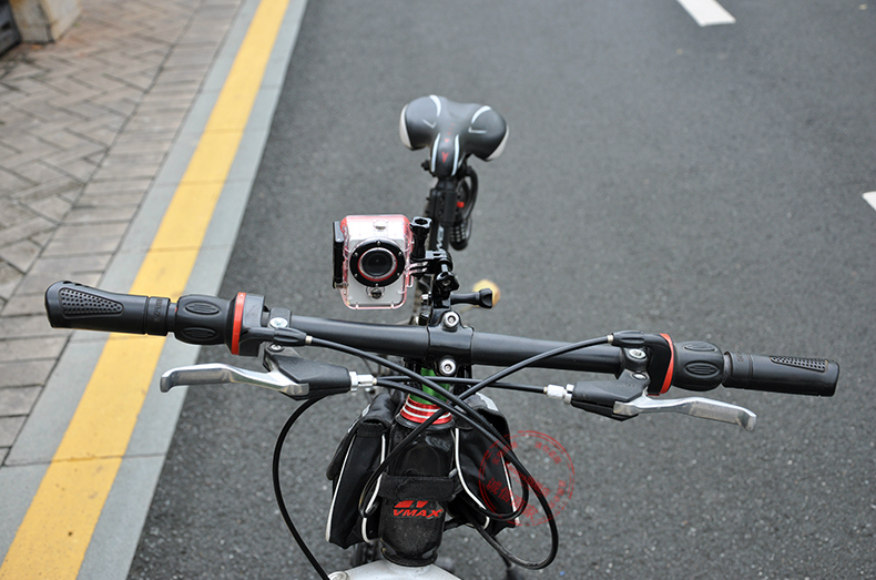 gắn camera hành trình lên xe đạp