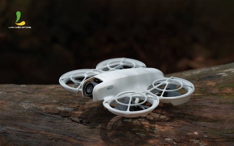 Trong-luong-rat-nhe-135g-DJI-NEO-Fly-More-Combo