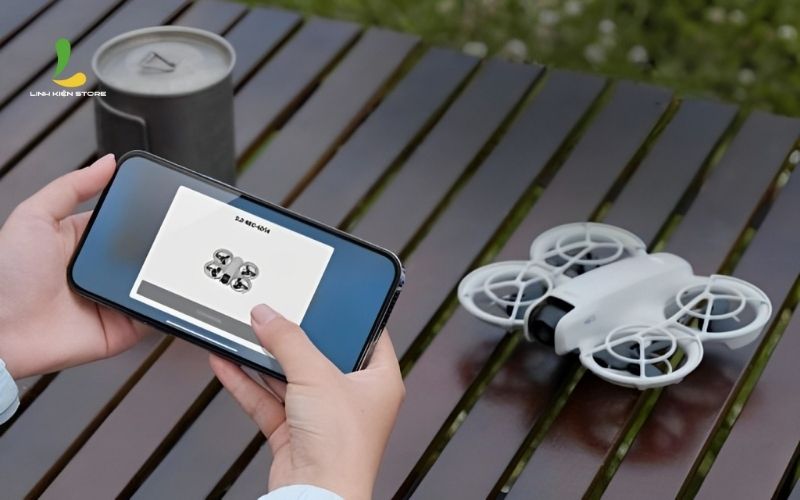 Truyen-tai-du-lieu-toc-do-cao-qua-Wifi-DJI-NEO-Fly-More-Combo