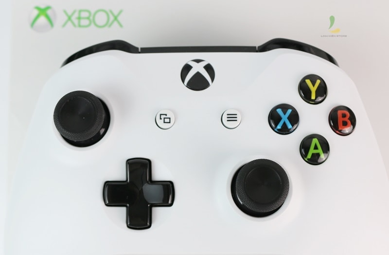 tay-cam-choi-game-Xbox-One-S-White (5)